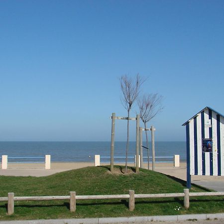 Chez-Marion Hotel Merville-Franceville-Plage Exterior foto
