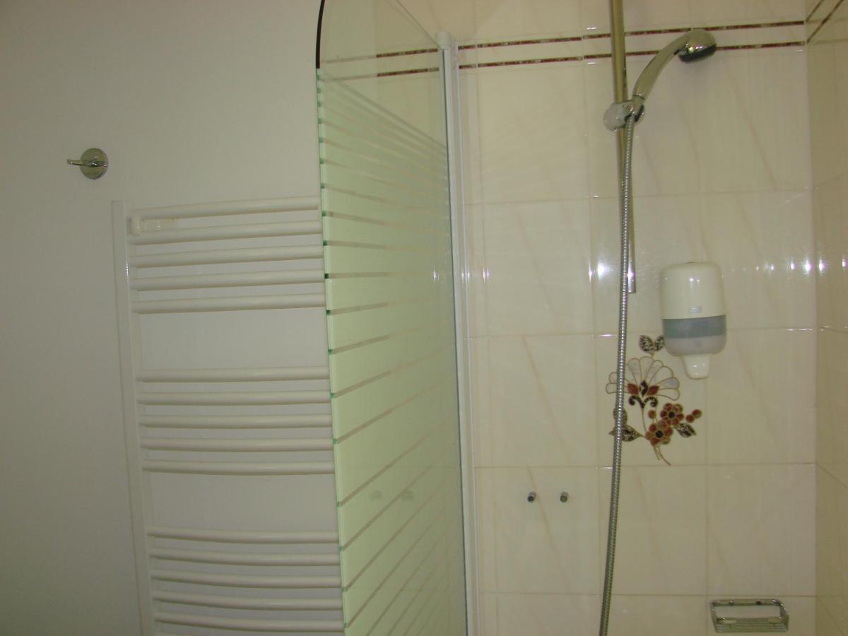 Chez-Marion Hotel Merville-Franceville-Plage Quarto foto